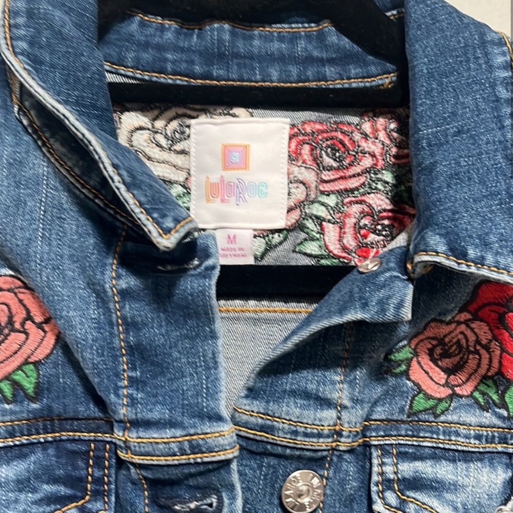 LuLaRoe Harvey Floral Embroidered Rose Denim Jacket Dark Wash NWT Medium - Picture 7 of 11